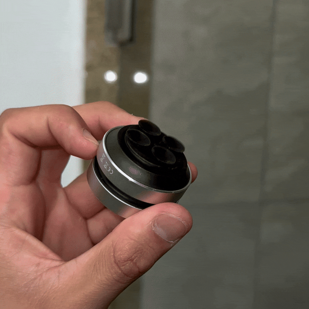 Mini altavoz pegable